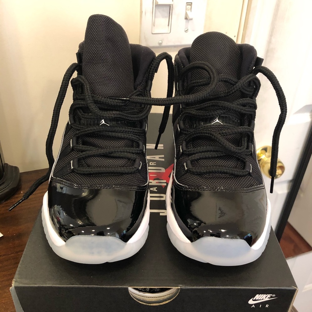 Brand New Jordan 11 Big Kids Size 7y